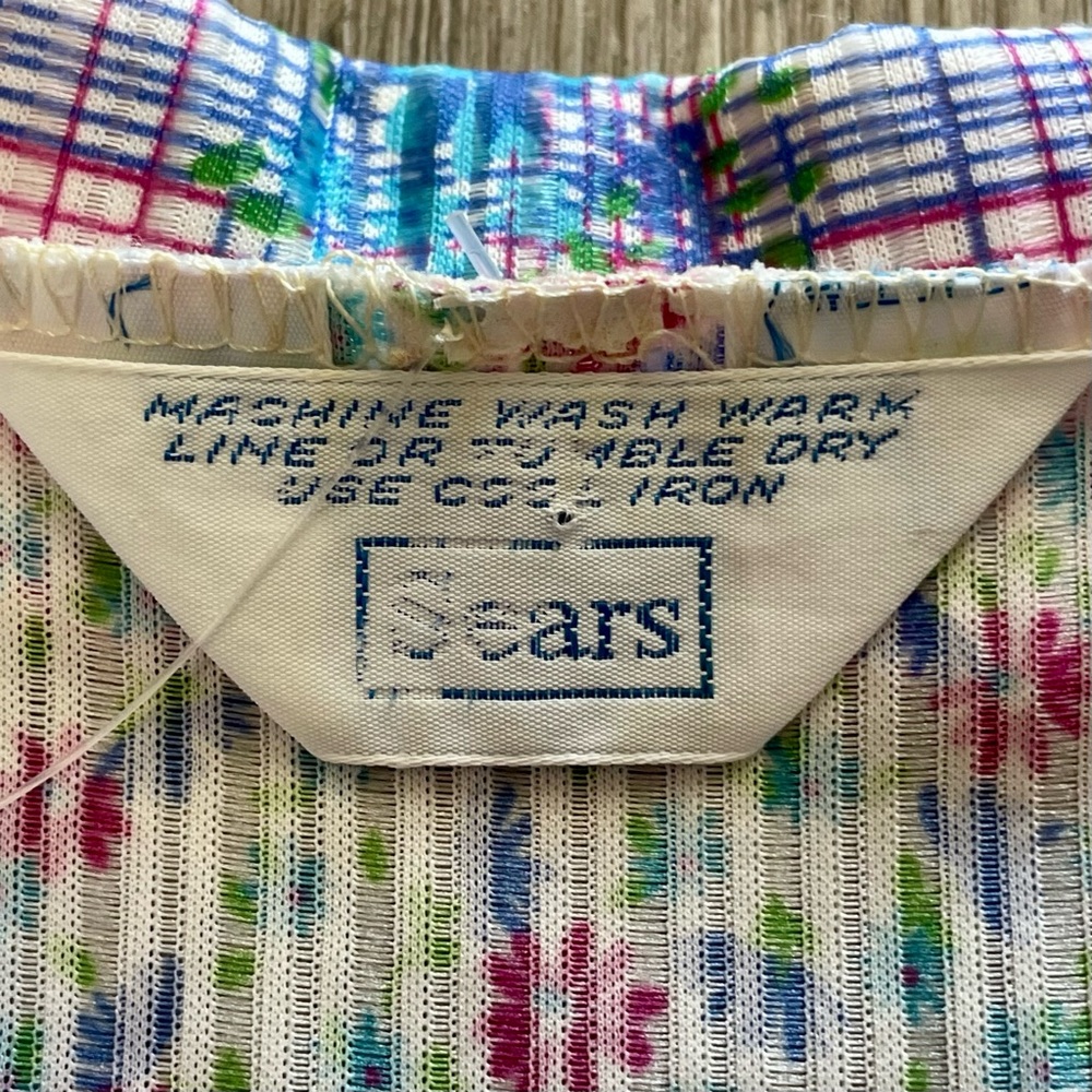 SOLD Vintage 1970s Sears Floral + Plaid Cottage Collared Shirt with Cuffed - Picture 13 of 14